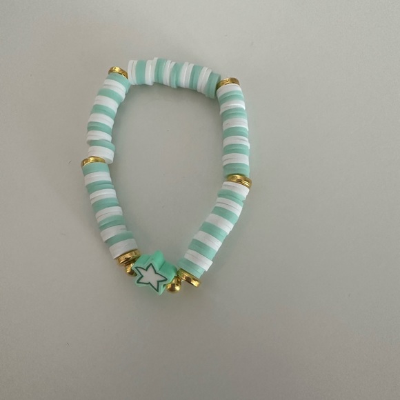 Bracelets - Picture 3 of 8